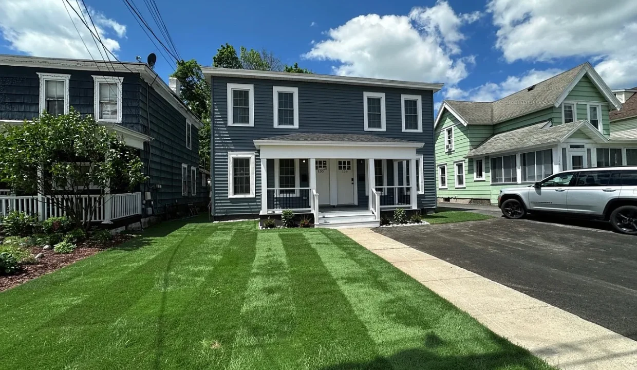 128 Caroline Ave