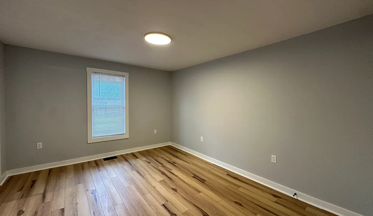 128 Caroline Ave Bedroom 2
