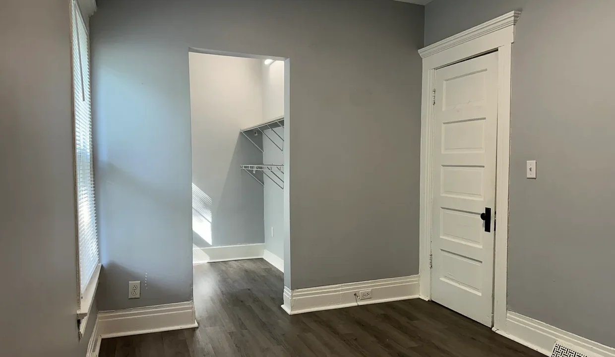 200 6th St Floor 1 closet