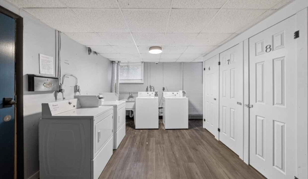 910 Teall Ave Laundry